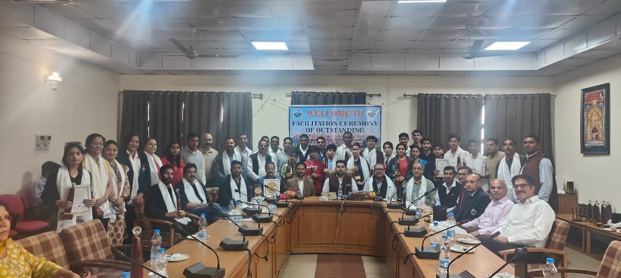 55 players awarded for outstanding performance in badminton