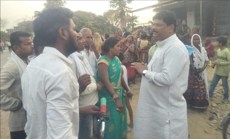 After The Death Of The Married Woman, There Was A Dispute Between The In-laws And The Parents. - Mau News - Mau News:विवाहिता की मौत के बाद ससुराल व मायके पक्ष में नोकझोंक
