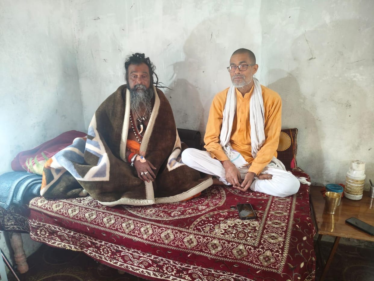 Deputy Tehsildar met Mahant Satyagiri who was on hunger strike.