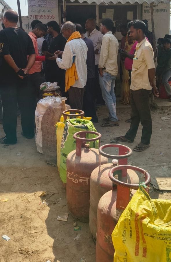 Cylinder not received even after booking, delivery lie on portal