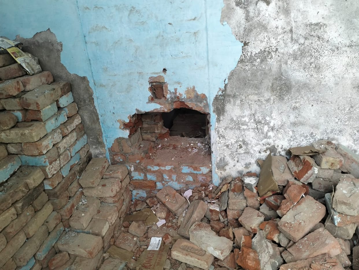 Wine and beer crates stolen by cutting through the wall