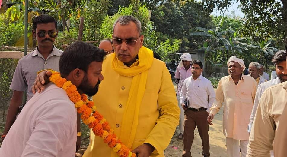 SP people involved in black marketing from Hapur to Ballia: Om Prakash