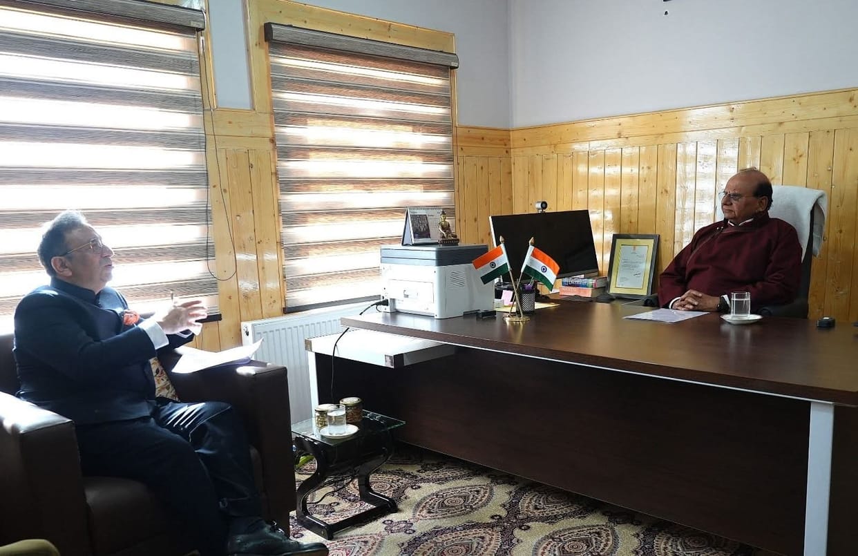 Leh, LG Vinay Kumar Sexsena, Held Meeting, With Chief Secretary
