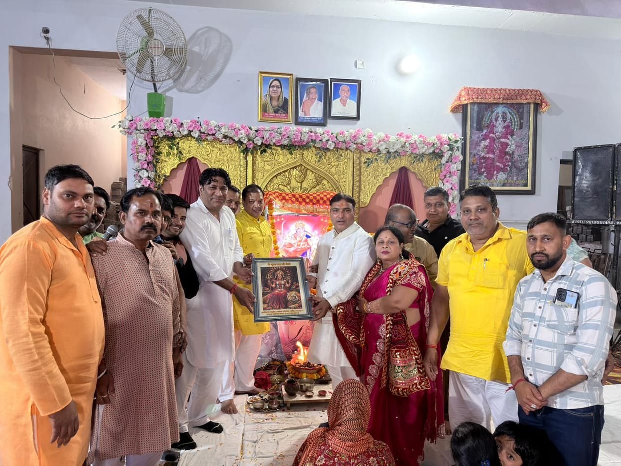 Devotees danced on 'Main Ram Jawan Tere Naam'.