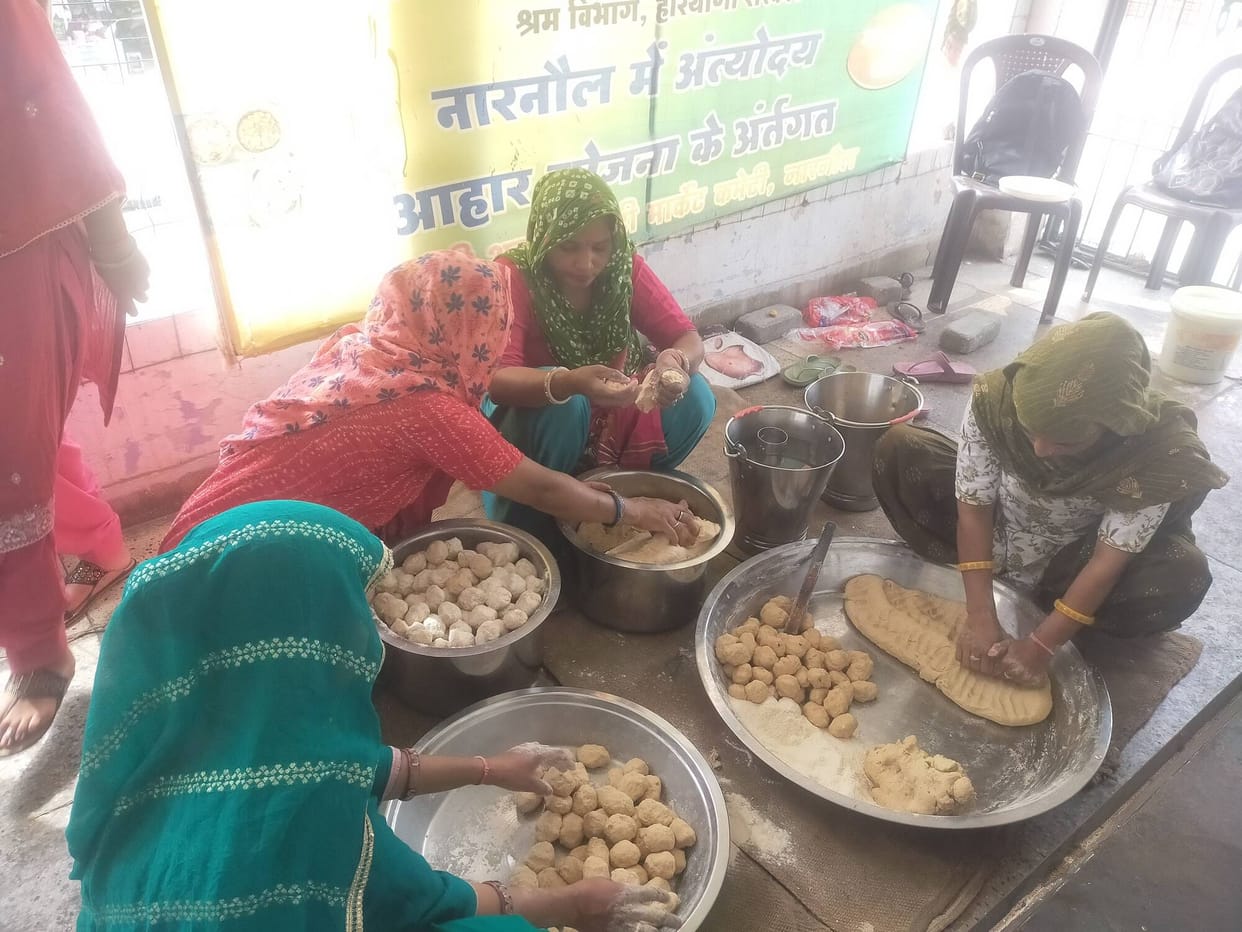 Atal Canteen on the Verge of Closure Due to Non-Availability of Commercial Cylinders