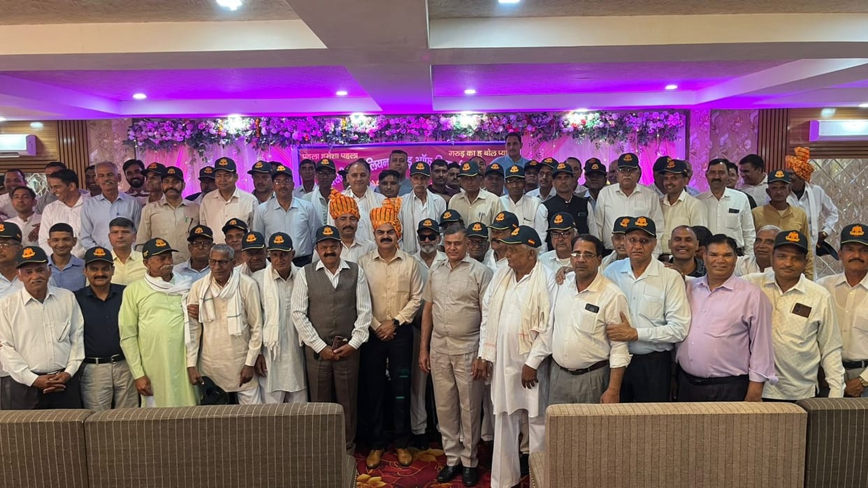 Conference of 16 Guards Veterans Held
