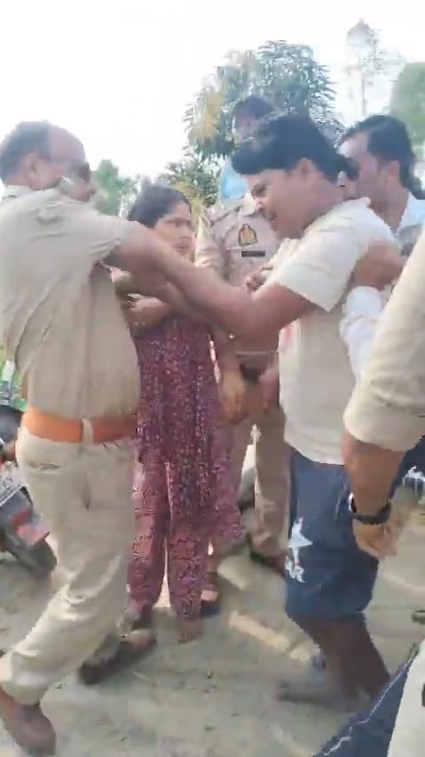 mainpuri news police attack