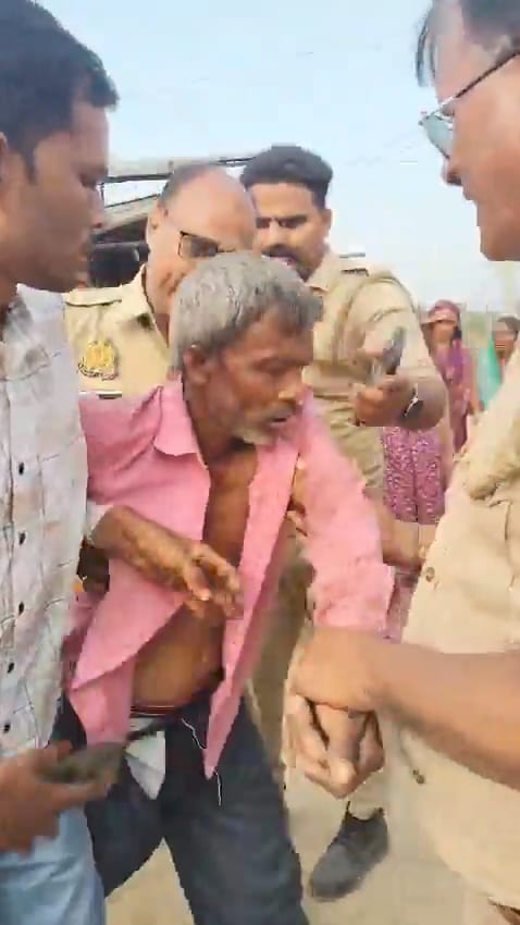 mainpuri news police attack
