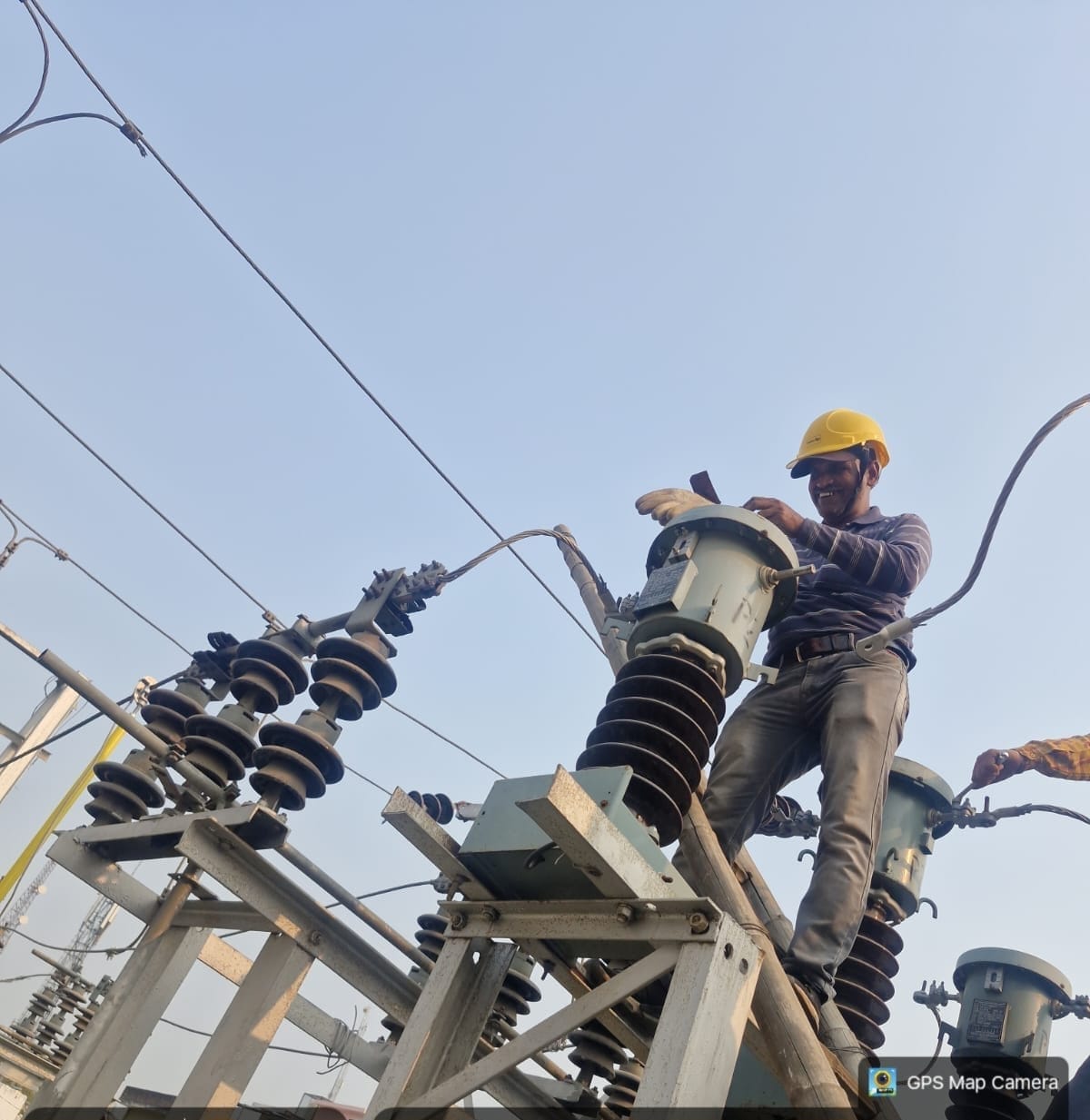 A broken wire fell and a broken breaker caused power outages in the city for eight hours