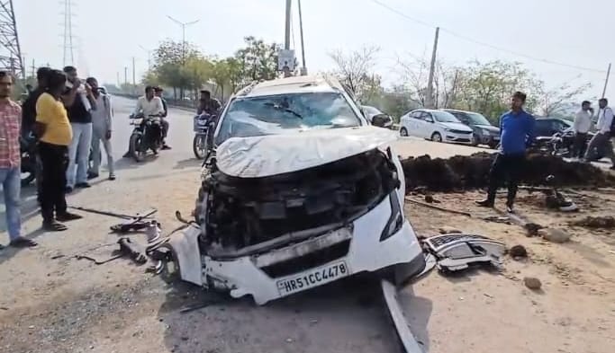 Young woman killed in PG collision with divider, London