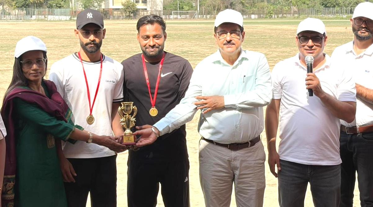 MA Previous students won the overall trophyMA Previous students won the overall trophy