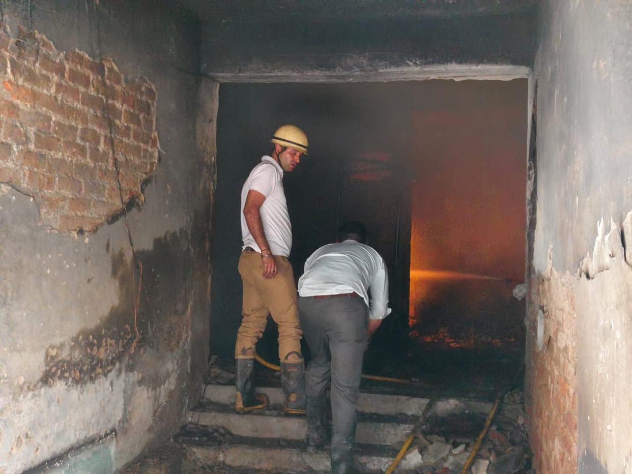 Fire breaks out in mattress warehouse