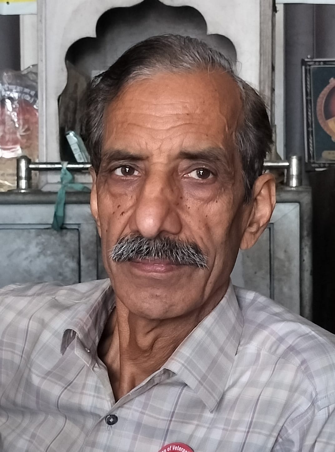 मनोहर सिंह, वरिष्ठ नागरिक