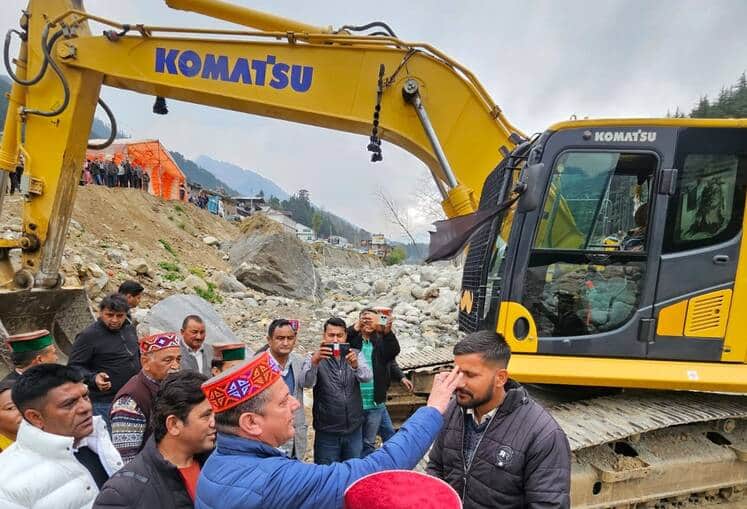 मनाली में कार्य का शुभांरभ करते विधायक भुवनेश्वर गौड़।-संवाद