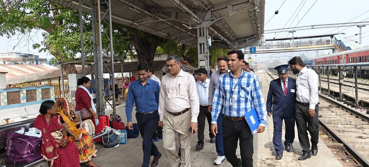 Principal Chief Operations Manager of North Eastern Railway inspected passenger amenities