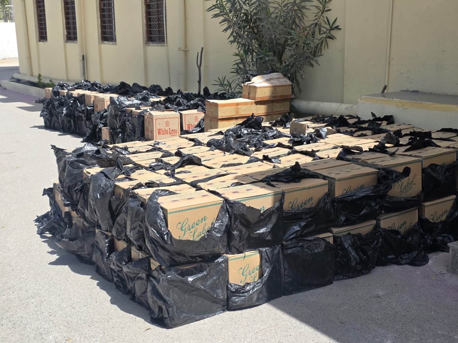 नाथद्वारा पुलिस ने ट्रक से 25 लाख रुपए की शराब जब्त