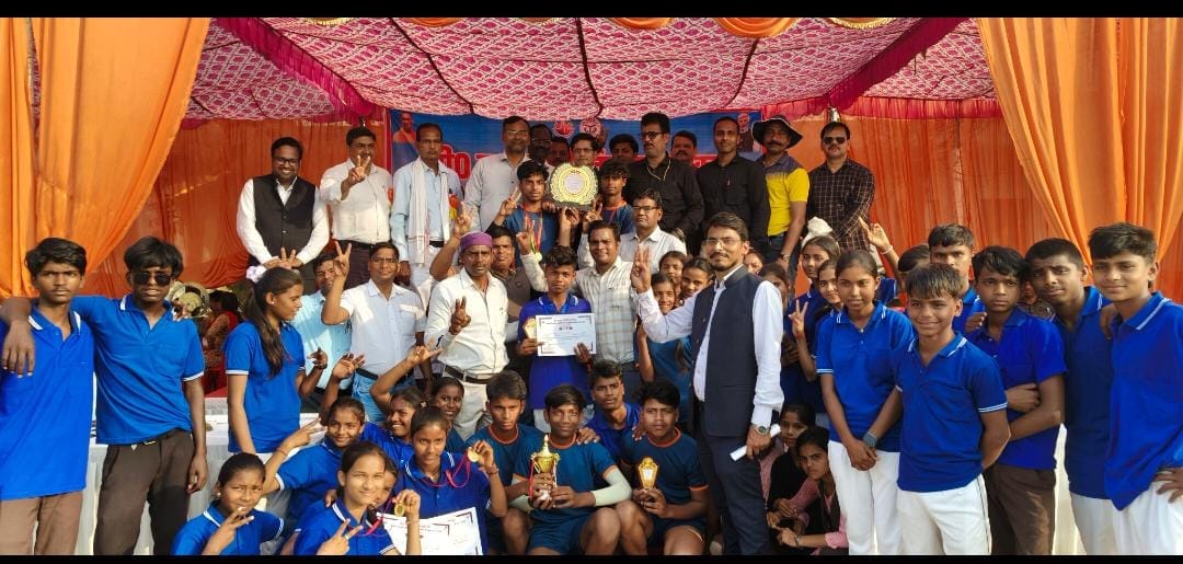 Shivam and Ranjana became champions in the 100 meter race.