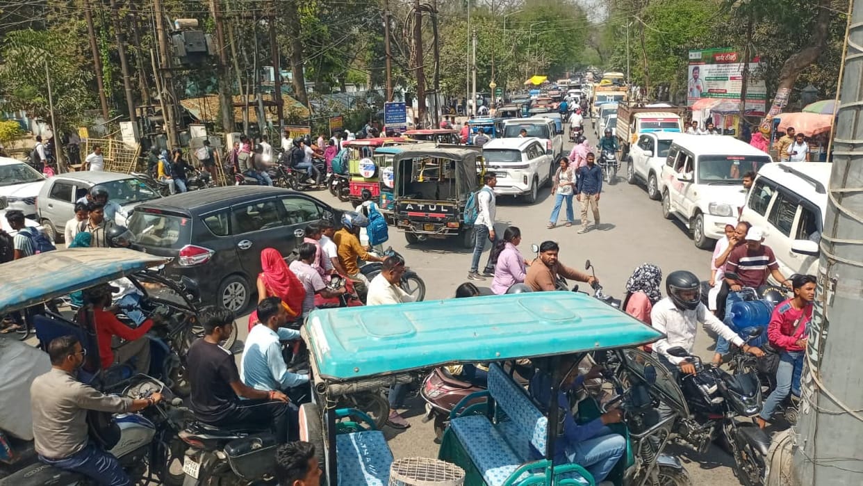 A one-kilometre-long traffic jam formed immediately after the exam ended