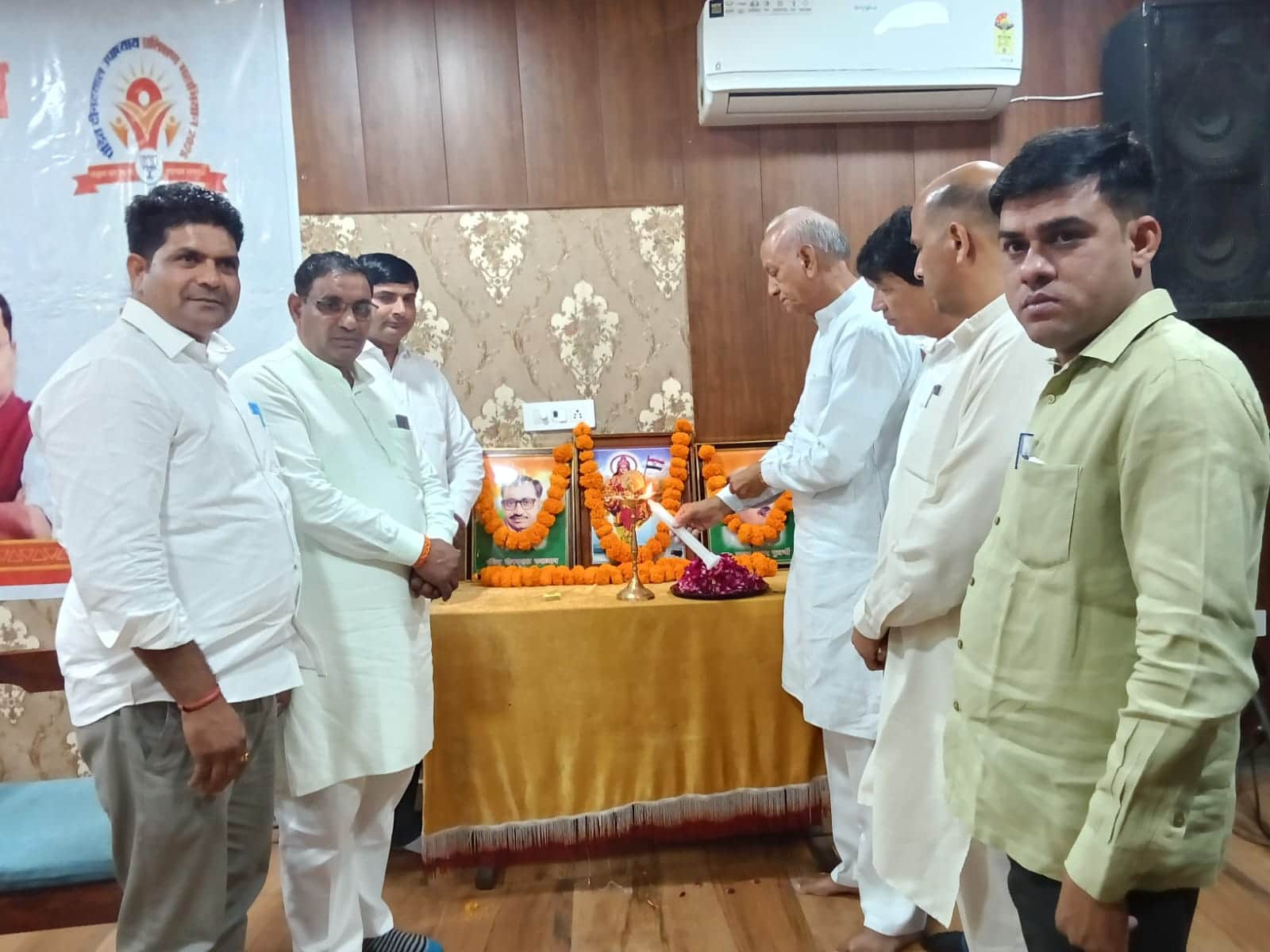 दो दिवसीय प्रशिक्षण महाअभियान का शुभारंभ करते भाजपा नेता व कार्यकर्ता। स्रोत : प्रवक्ता