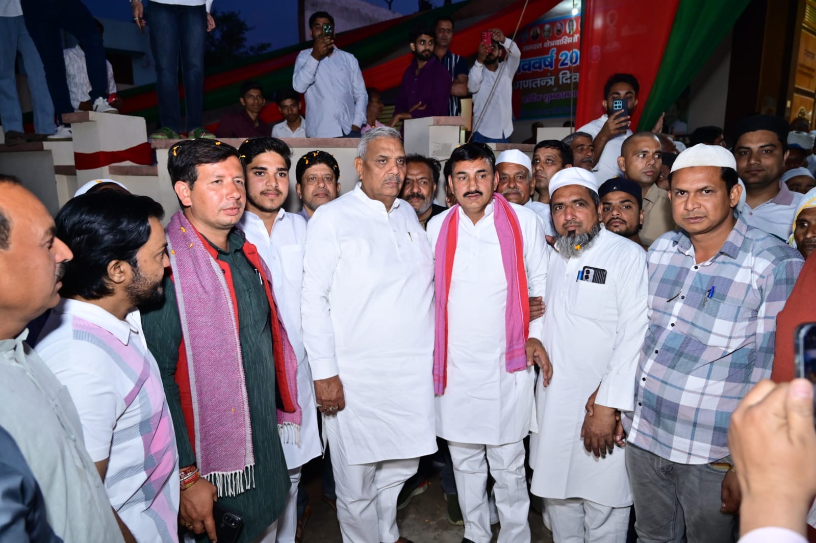 Vineet Bharala hosted a Roza Iftar party.