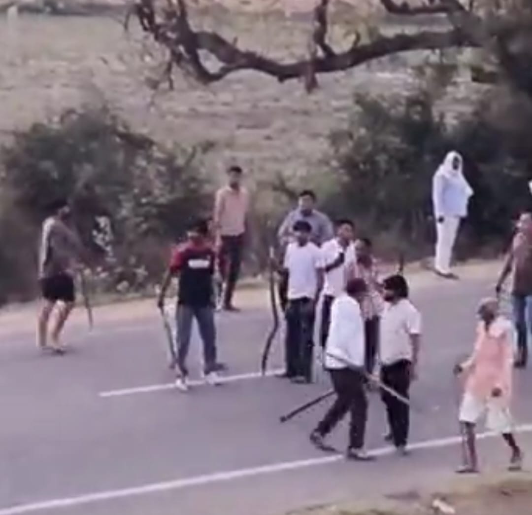 जमीनी विवाद में चले लाठी डंडे