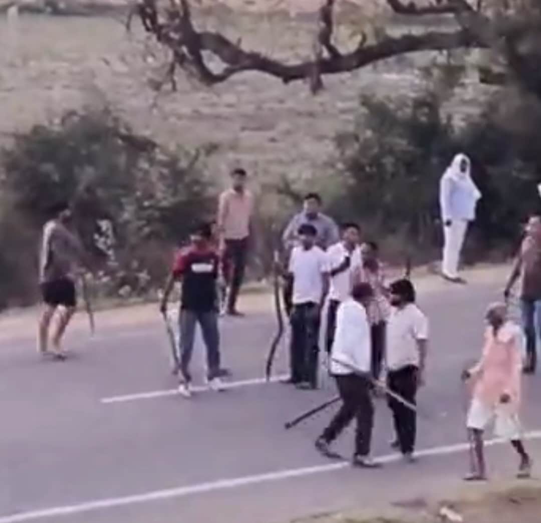 जमीनी विवाद में चले लाठी डंडे