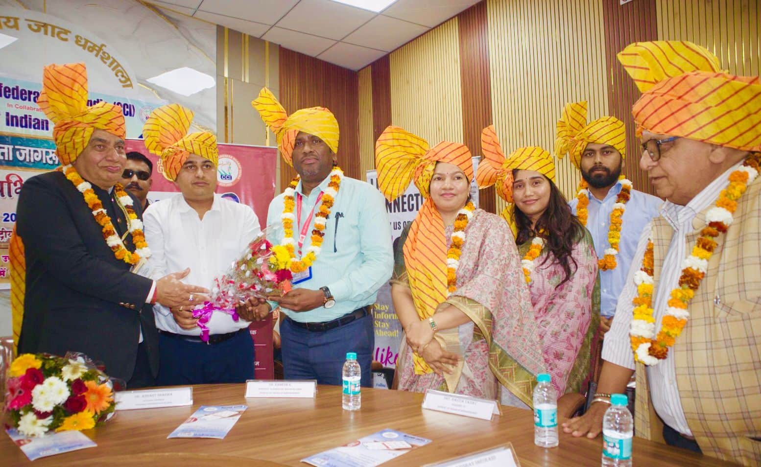 15जेएनडी05: सीसीआई हरियाणा के प्रदेश अध्यक्ष राजकुमार भोला को कुरुक्षेत्र में सम्मानित करते हुए