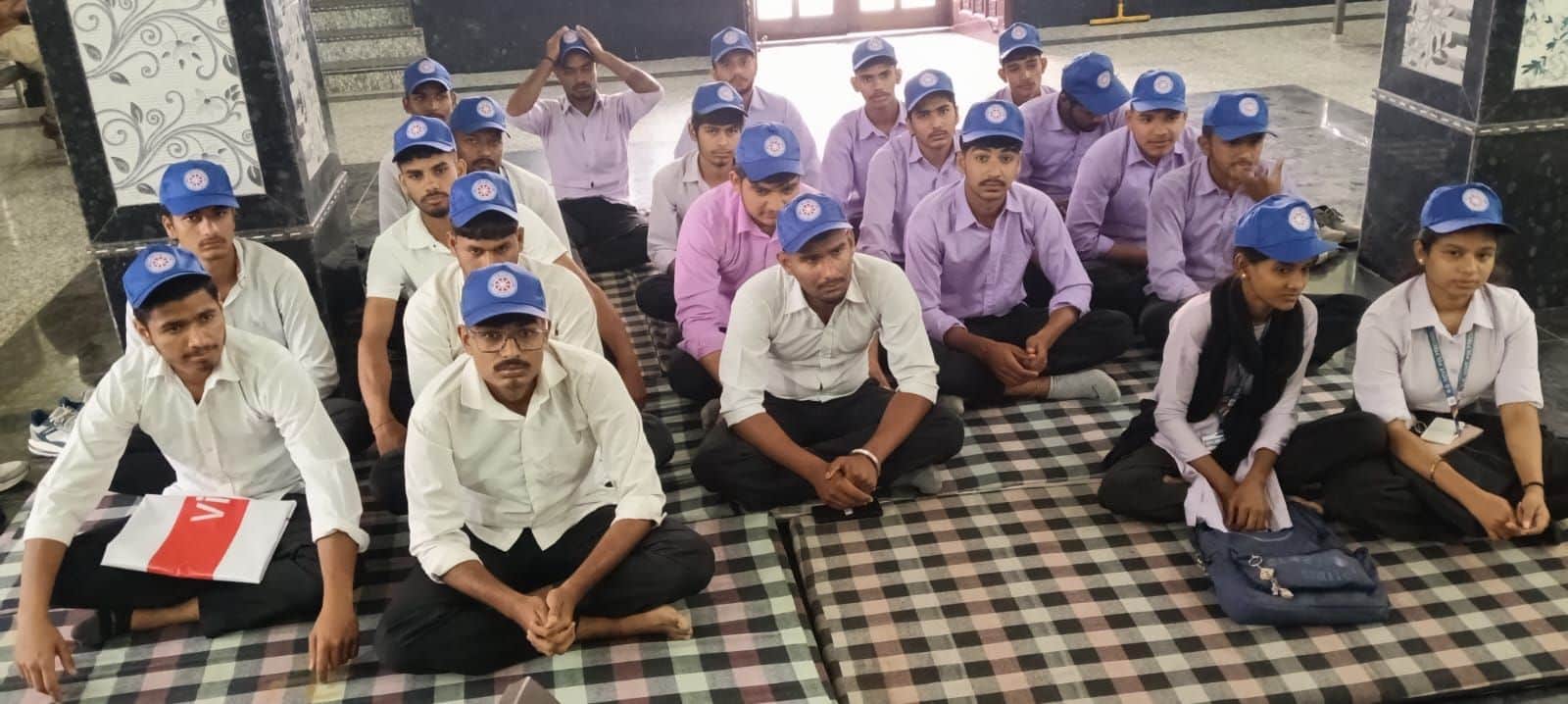 15जेएनडी17:  शिविर में उपस्थित विद्यार्थी। स्रोत संस्थान।