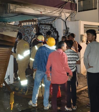 Lucknow News: दुकान में शाॅर्ट सर्किट के कारण लगी आग Fire broke out in the shop due to short circuit