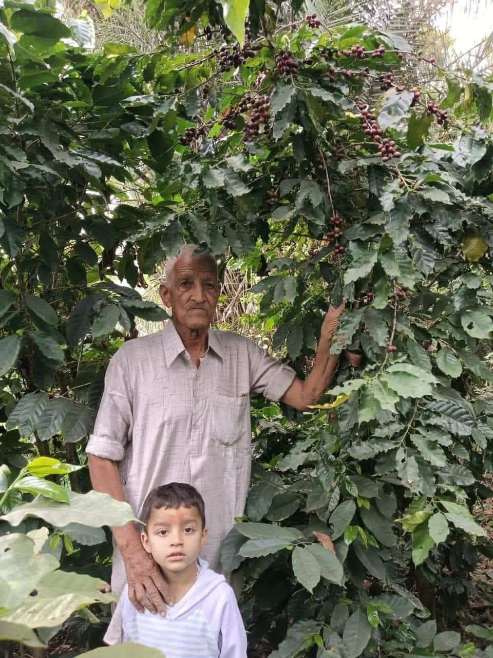 अंब के तहत पंचायत ठठल के प्रगतिशील एवं अग्रणी किसान सीता राम ठाकुर ।संवाद