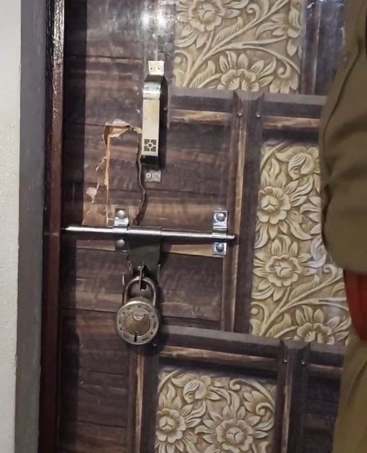 Bank manager's vacant house raided, power cut and CCTV disrupted; jewellery worth lakhs stolen