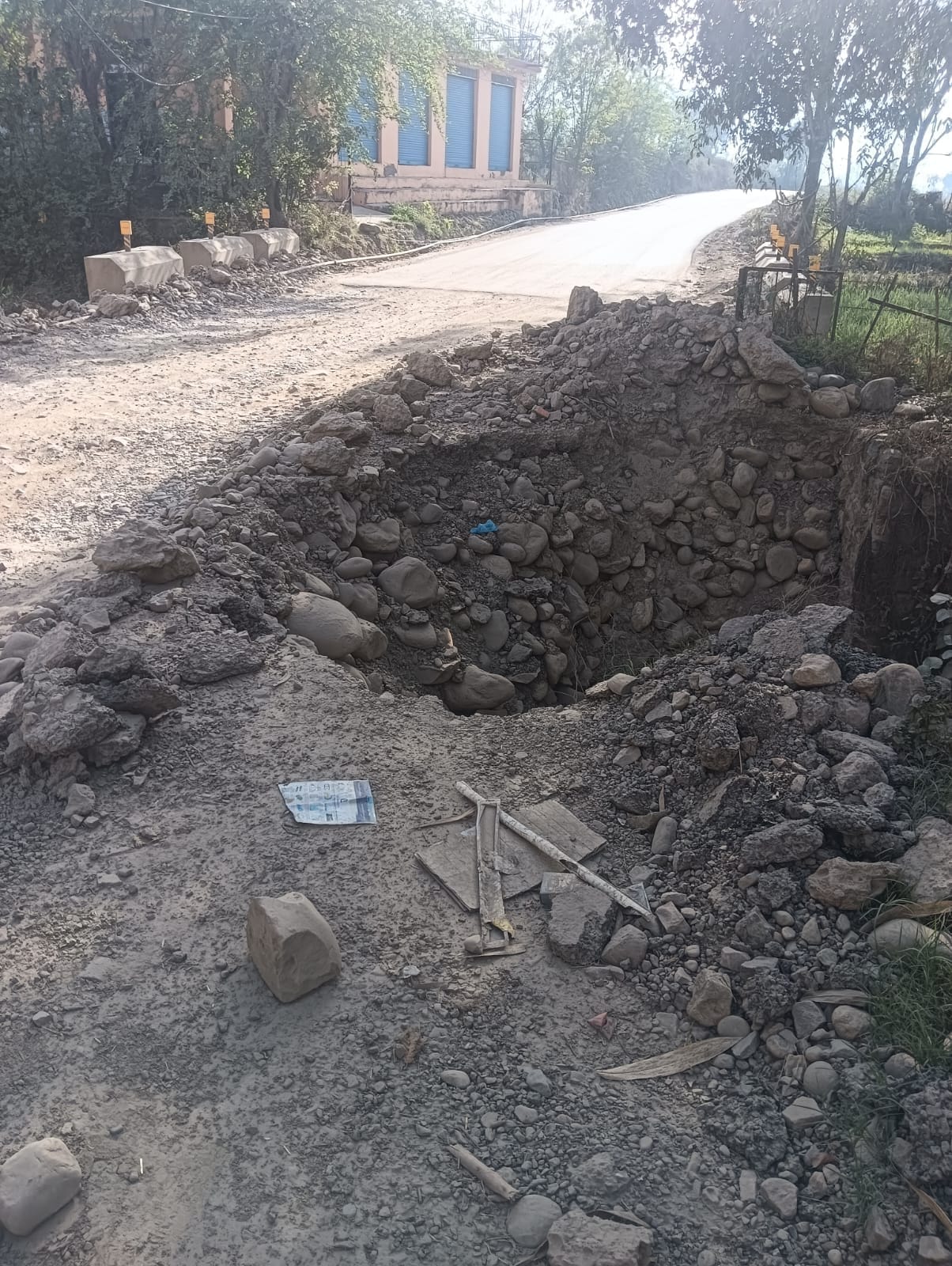 A fallen culvert on the Bassi-Tattahar road poses a threat.