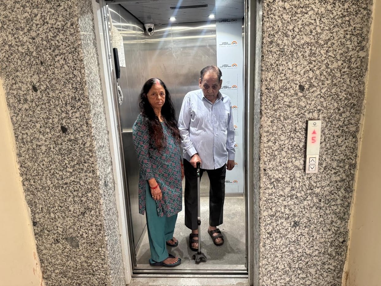 Lift starts functioning at Ahana Greens, brings relief