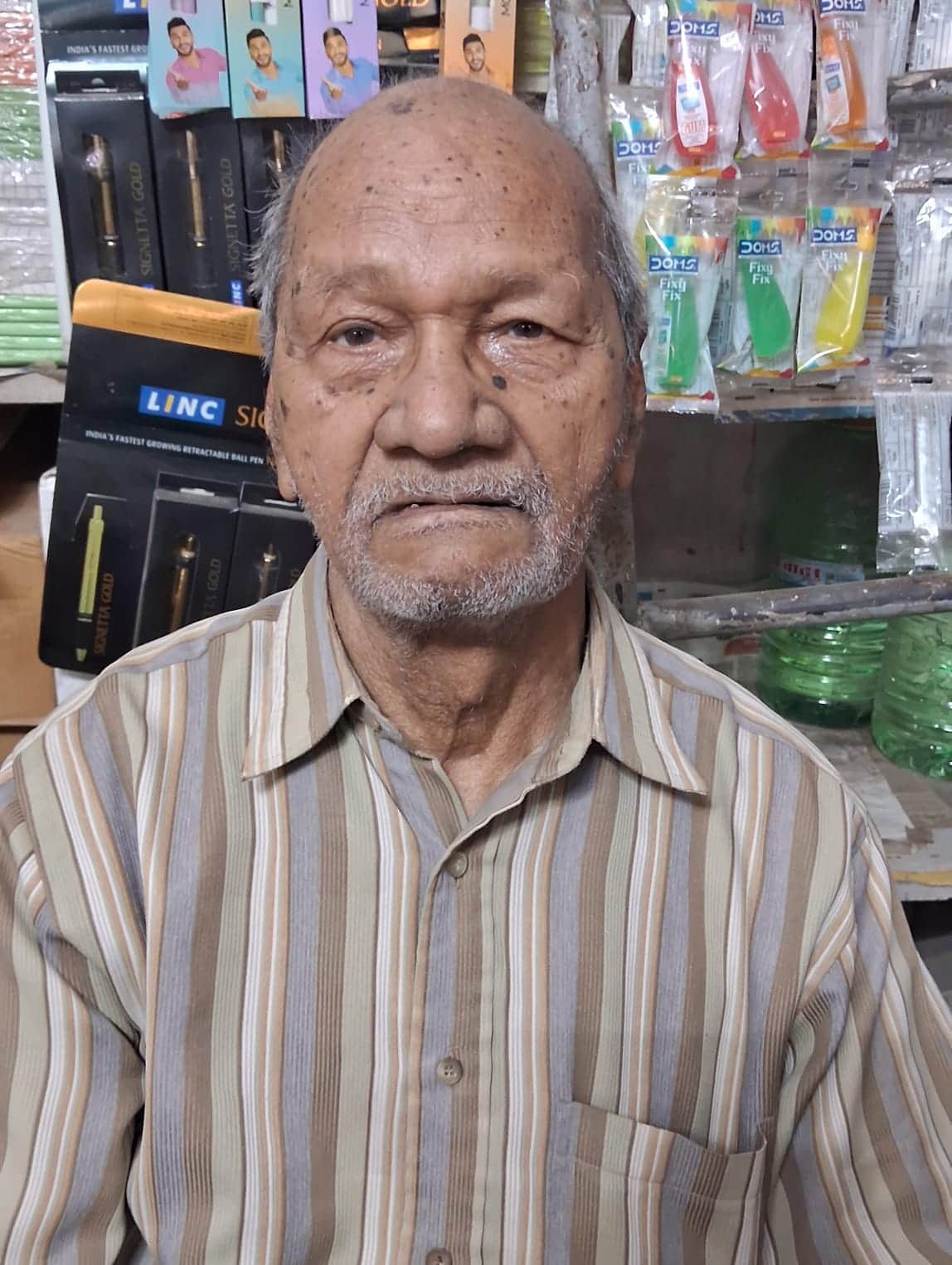 डॉ. अर्जुन दास केसरी।