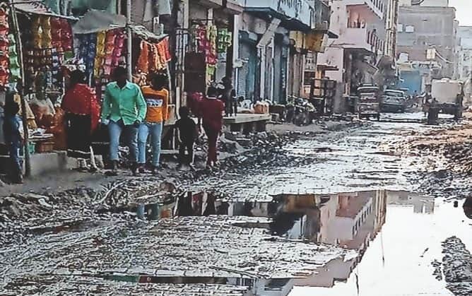 फोटो 28: सोनीपत के कुंडली नगरपालिका क्षेत्र में खस्ताहाल सड़क। स्रोत: पाठक