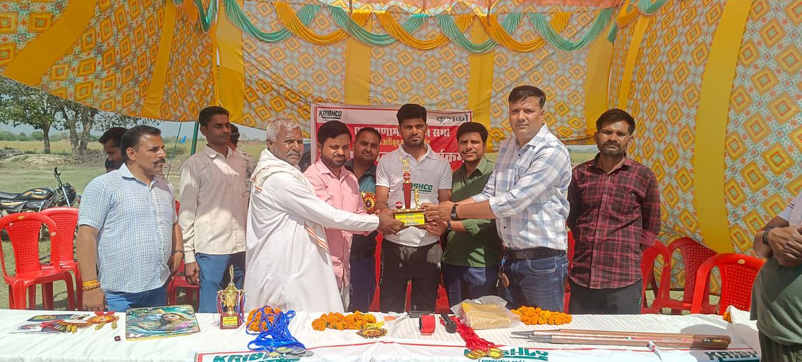 Nagla Prannath cricket team defeated Nagla Kehari.