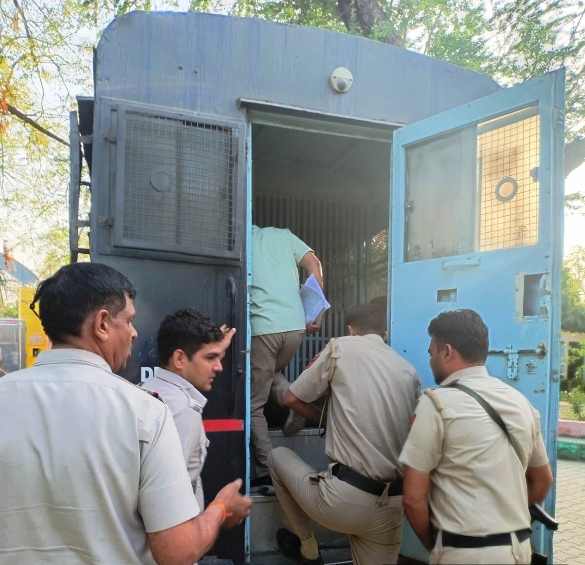 kasganj news up police exam tihar jail