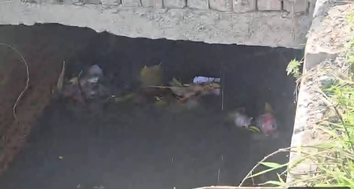 A tussle has erupted between the HSVP and the Public Health Department over the supply of canal water.