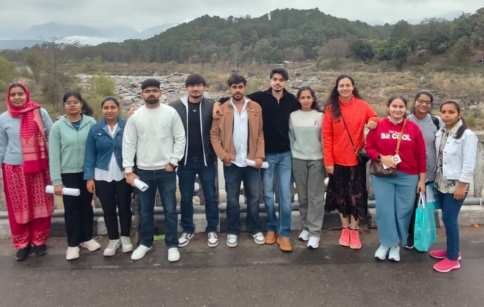 Students reached Himachal on educational tour