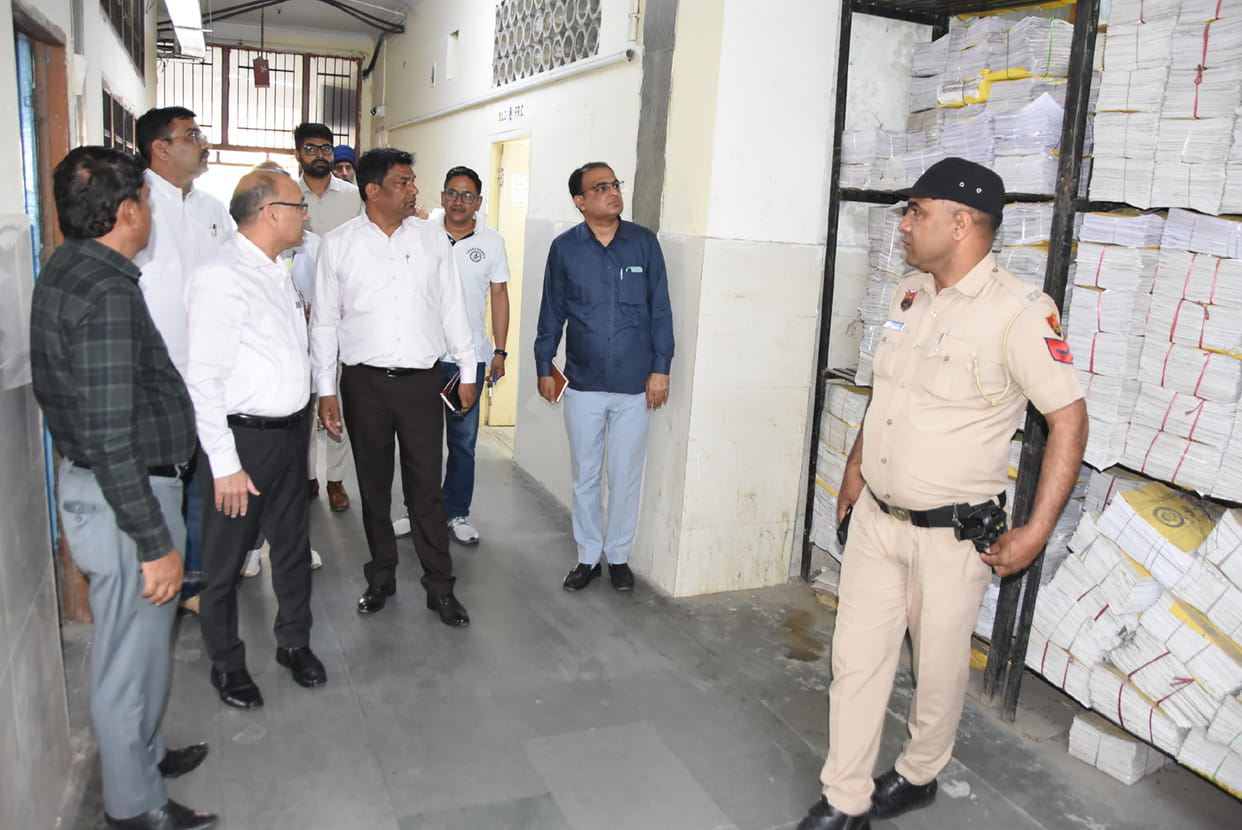 DC inspected SDM, Tehsil and Treasury offices