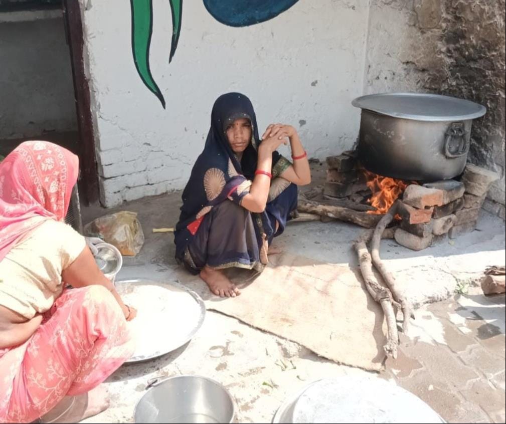 Mess stalled at medical college, 200 MBBS students order food from outside