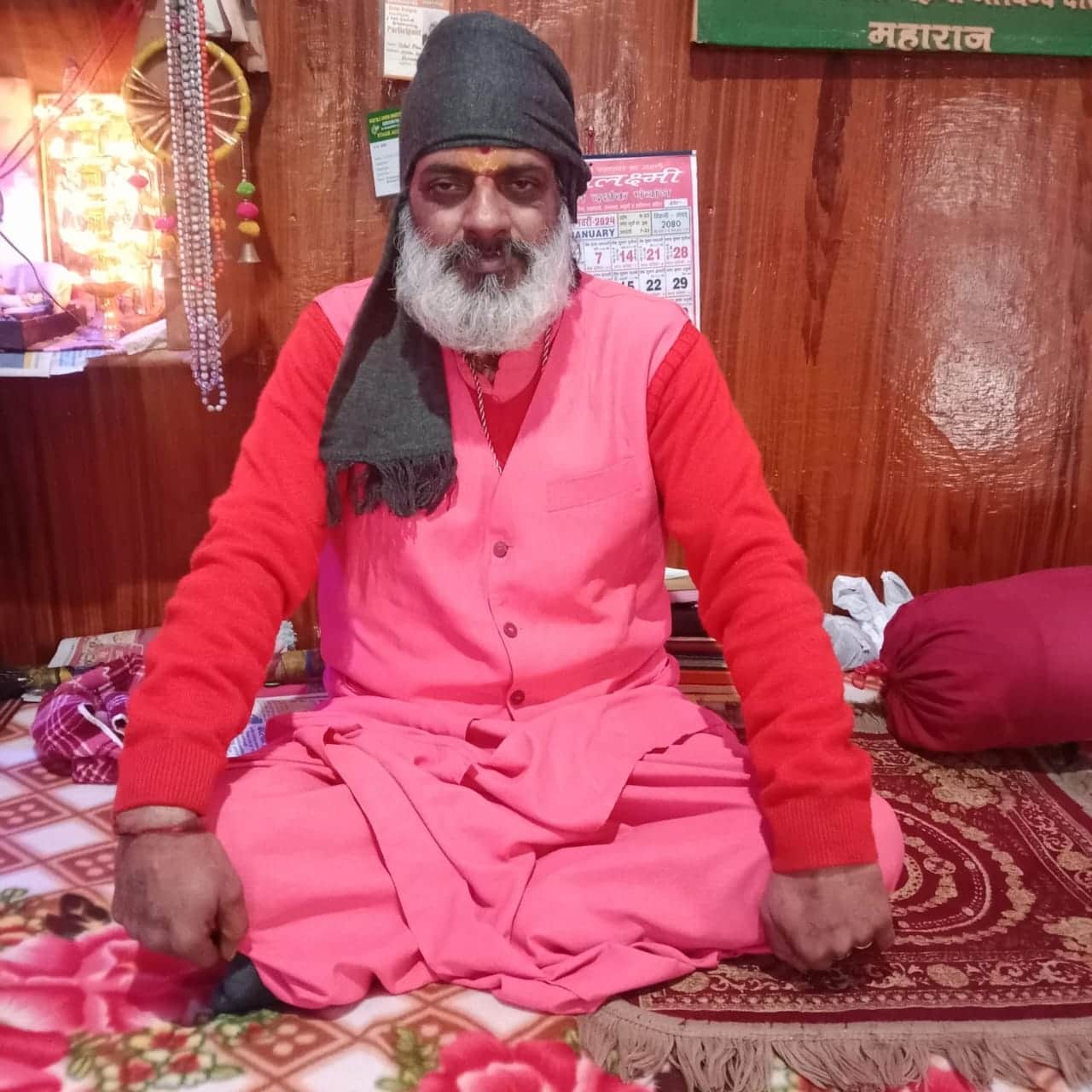 कुरुक्षेत्र। जानकारी देते महंत विशाल दास। संवाद