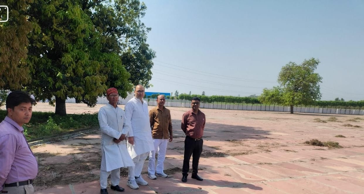 After reaching Eidgah, arrangements were reviewed