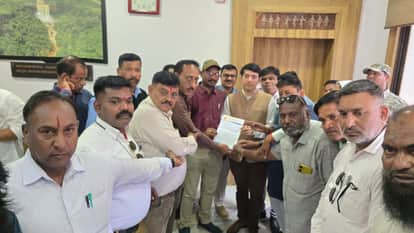 Held Silent Protest and Submitted Memorandum to CM sai Regarding Case Against Journalist in Bastar