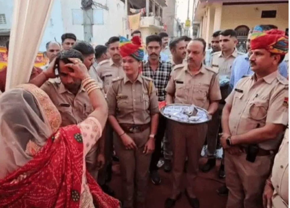 Udaipur News: Police Personnel Contribute ₹1.11 Lakhs as 'Mayra' at Wedding of a Female Cook's Son