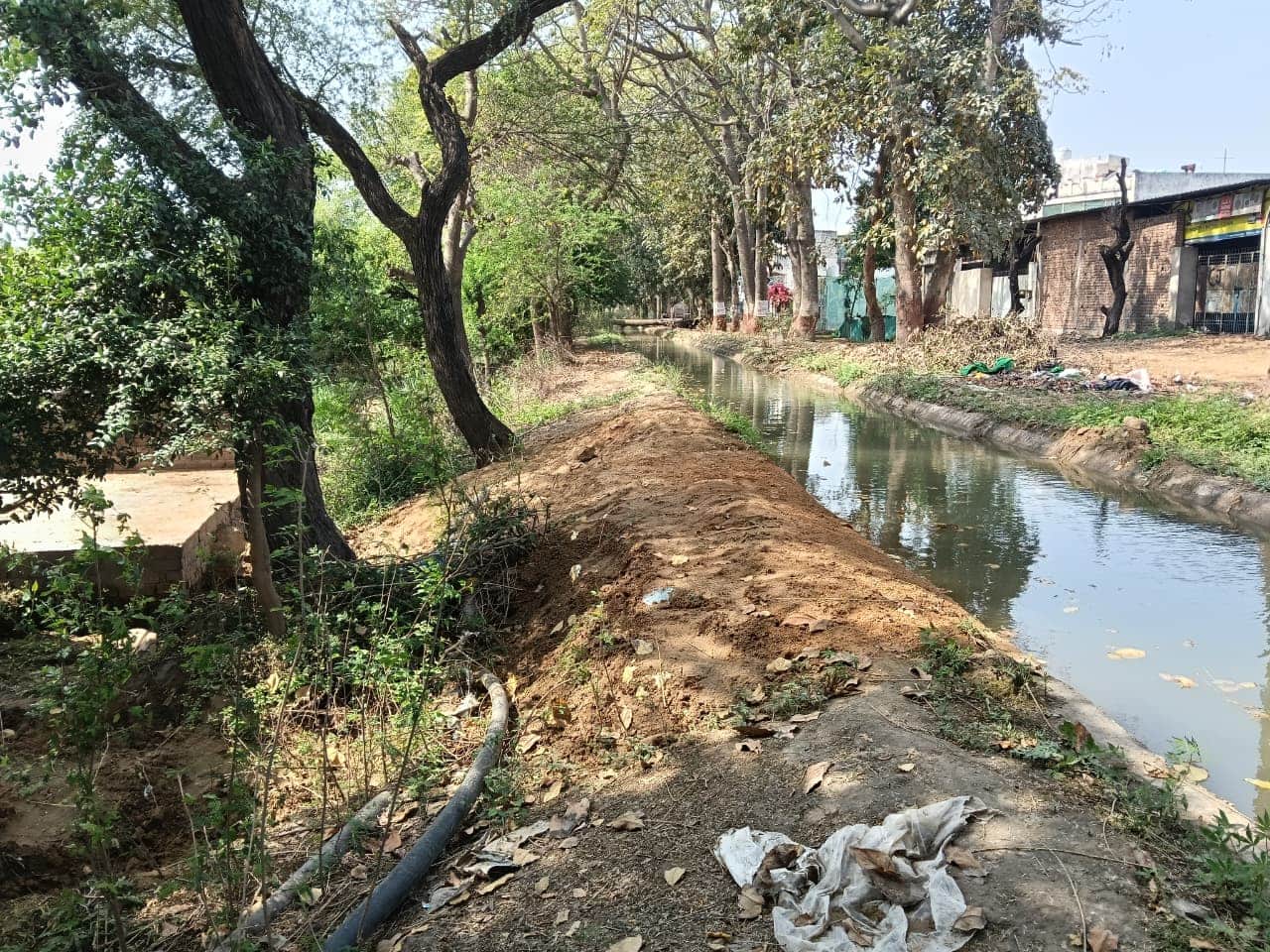 रावलधी बाईपास के पास सिंचाई विभाग की ओर से ठीक करवाई गई माइनर। 