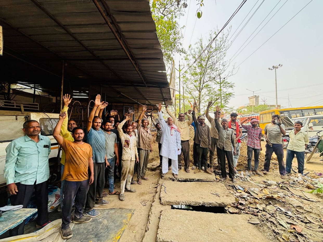 Traders protested against breaking the strong drain and making a drain.
