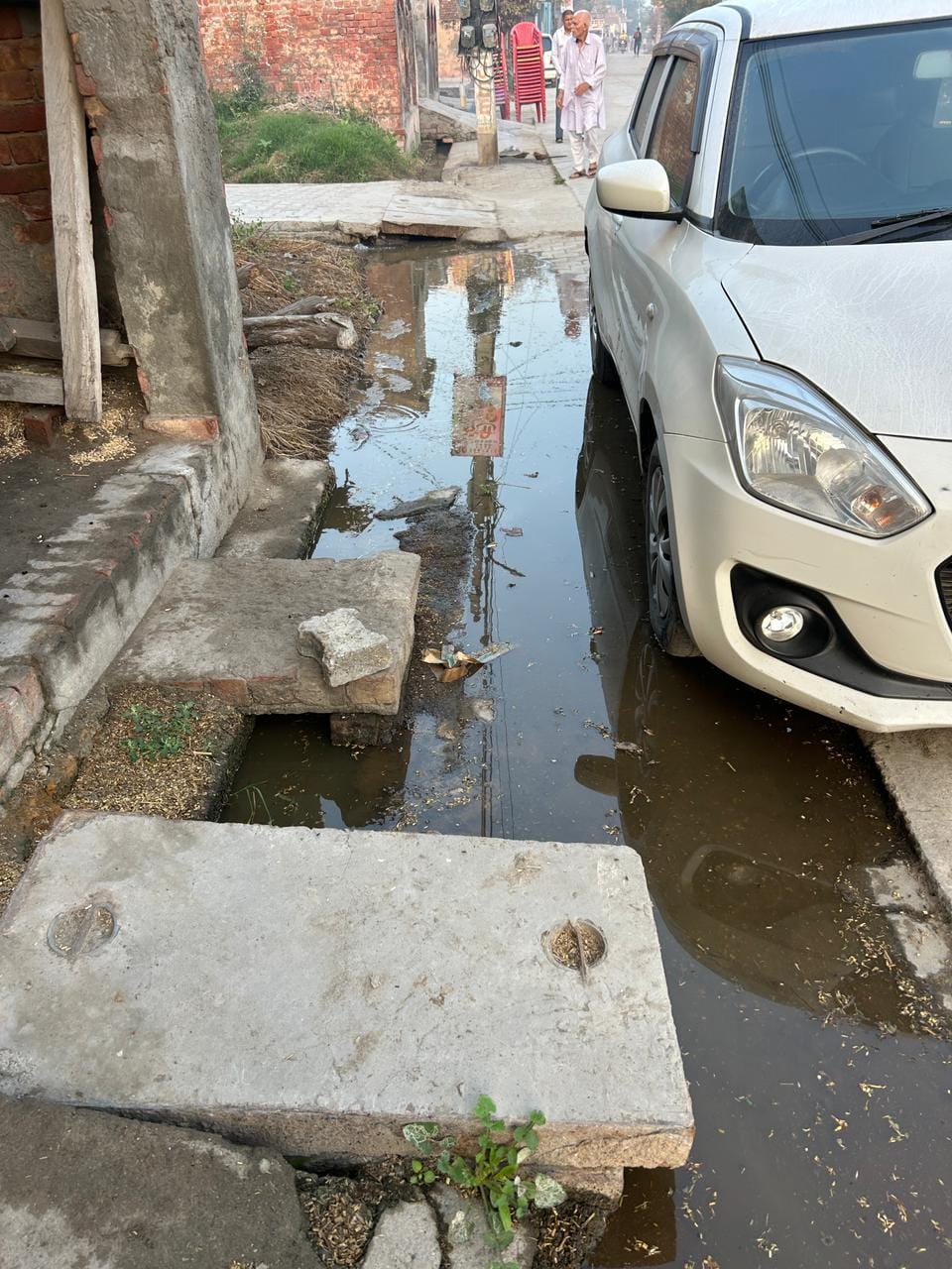 The sanitation system in the corporation's villages is in shambles, people demand money to put garbage in the vehicle.