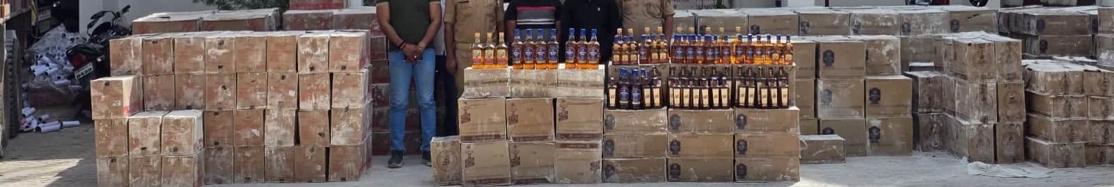 सैयदराजा थाना में बरामद शराब। स्रोत: पुलिस