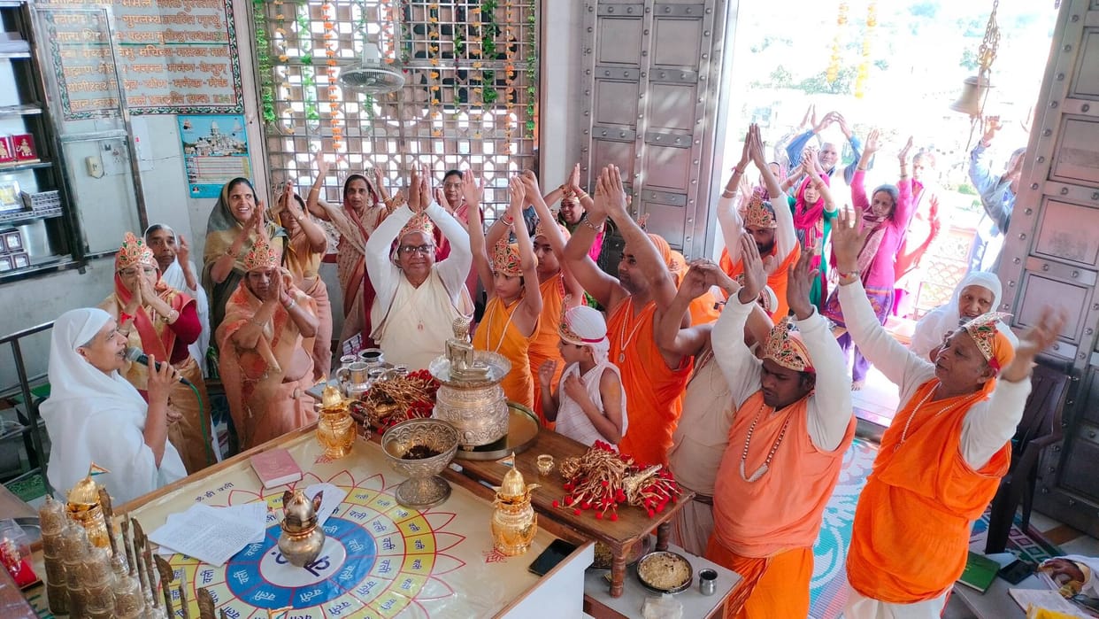 True happiness comes from contentment, not wealth: Bhav Bhushan Maharaj